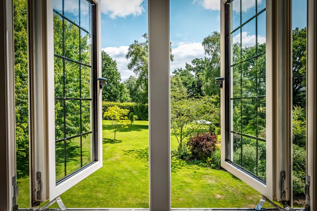 Additional image 16 of 4 bed country house for saleItchingwood Common Road, Limpsfield, Oxted, Surrey RH8
