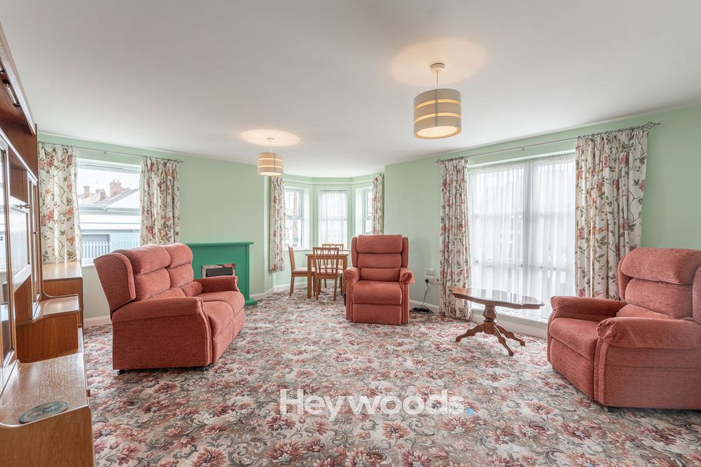 Property photo 2 of 27
