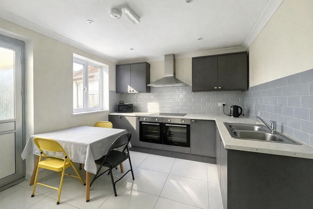 Property photo 2 of 12 Chatgpt Image Mar 5, 2026, 05_52_58 Pm.Png