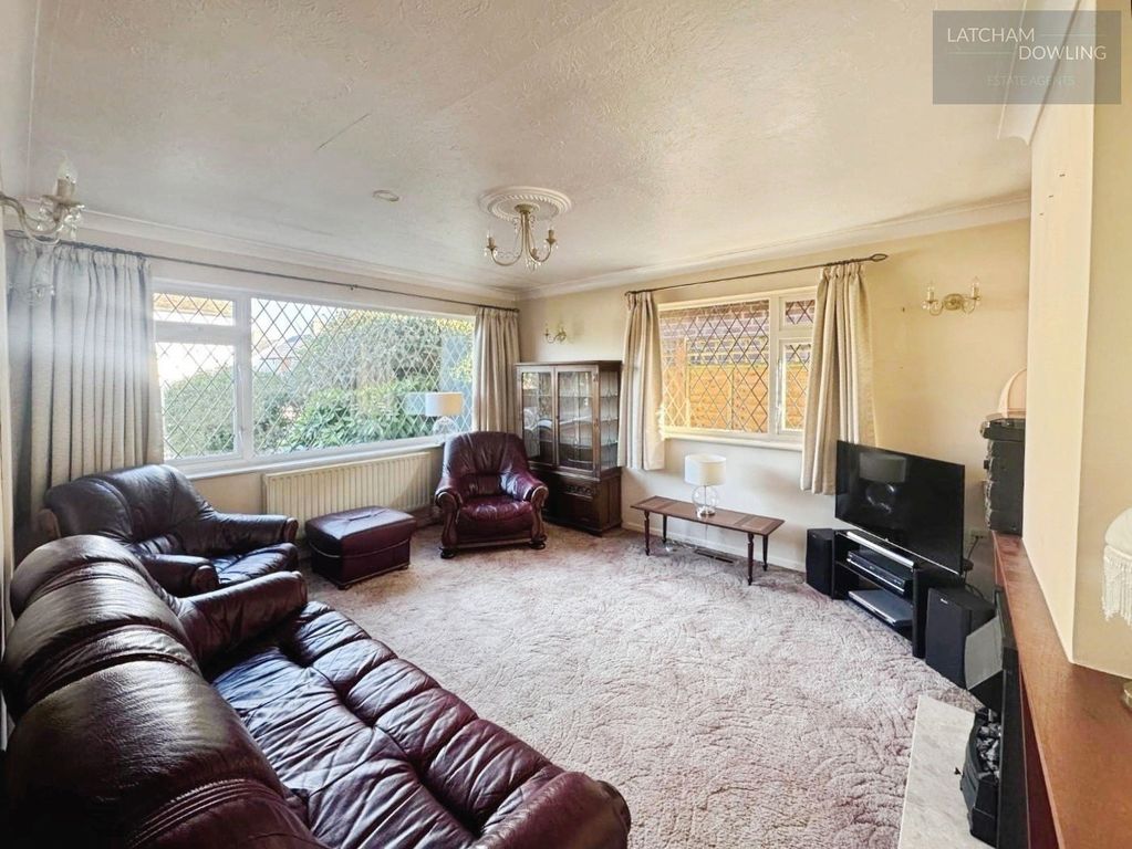 Property photo 2 of 19 Pbox-Living_Room-330974.Jpg