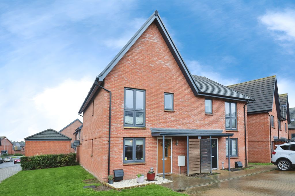 Property photo 2 of 18