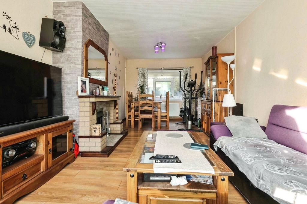 Property photo 2 of 19 Pbox-Img.Jpg