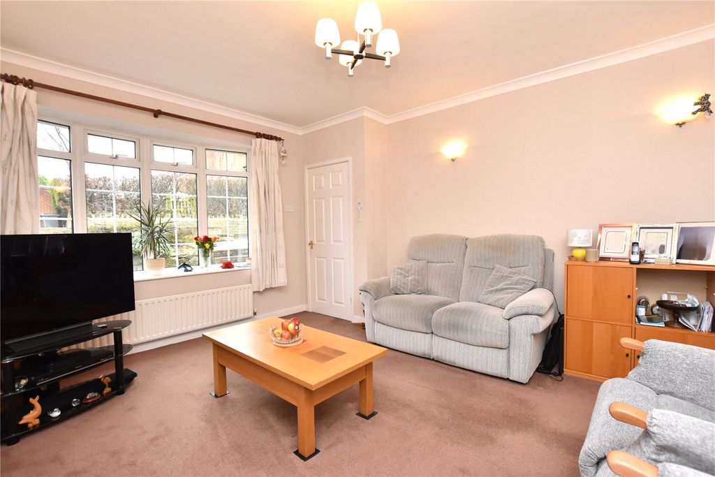 Property photo 2 of 20 Picture No. 12