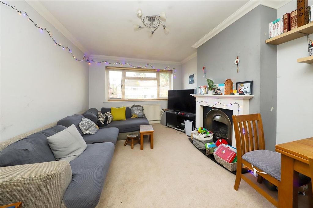 Property photo 3 of 9