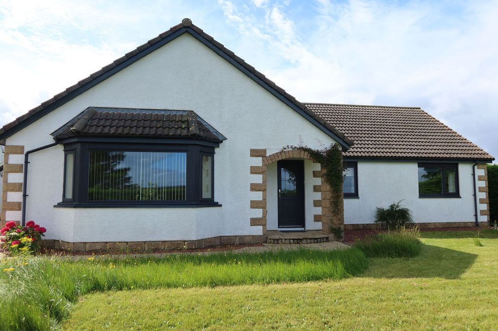 Property photo 3 of 81