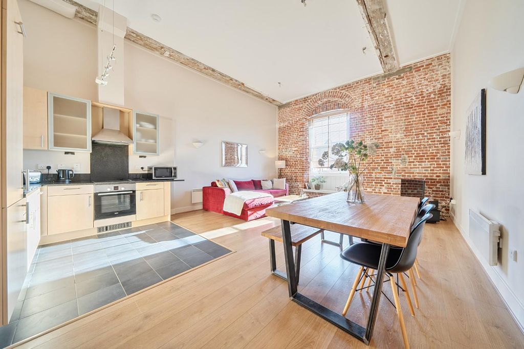 Property photo 1 of 10 9