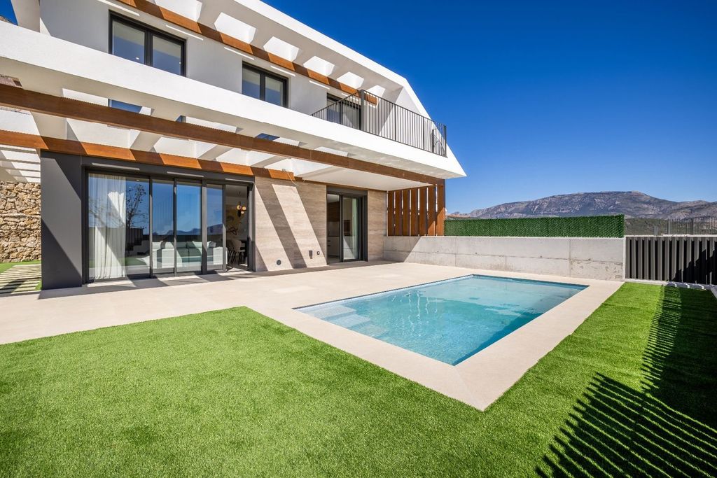 Property photo 1 of 37 Modern Villas With Sea Views In An Exclusive, Quiet Development In Polop, Alicante