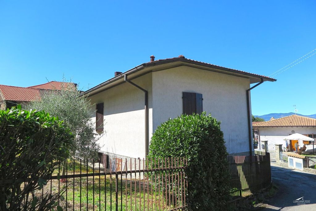 Property photo 2 of 36