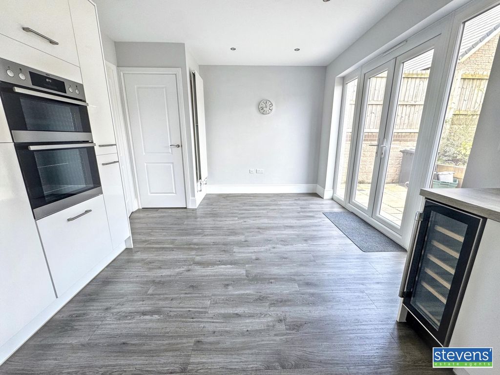 Property photo 2 of 9 Img_9469