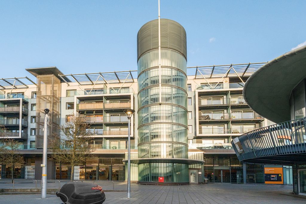 Property photo 2 of 8