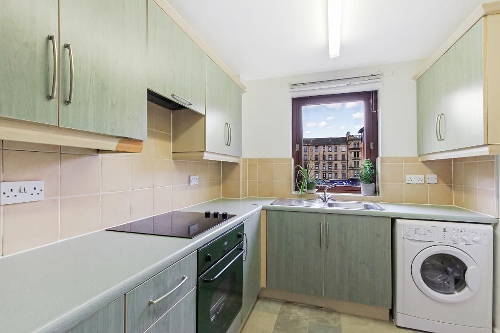Property photo 3 of 21 Kitchen