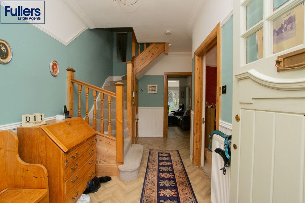 Property photo 2 of 21