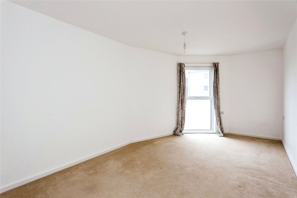 Property photo 2 of 14 Picture No. 10