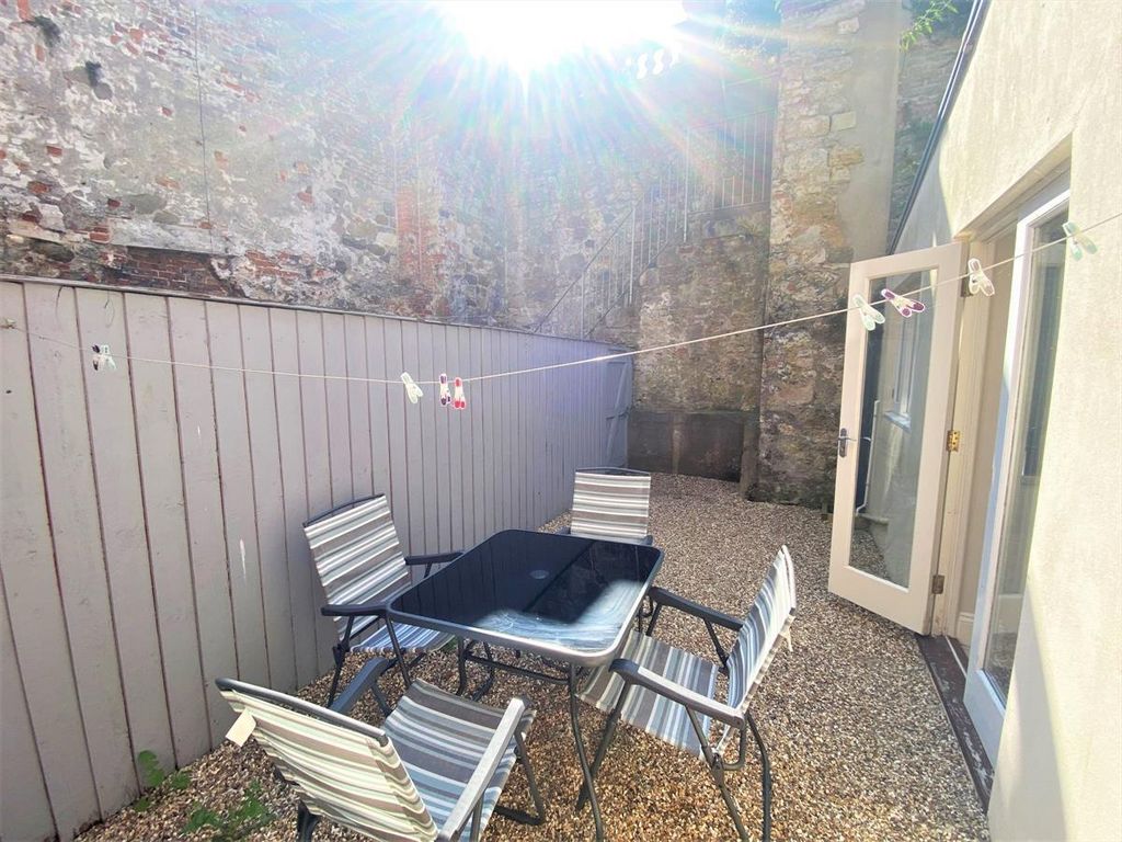Property photo 2 of 11