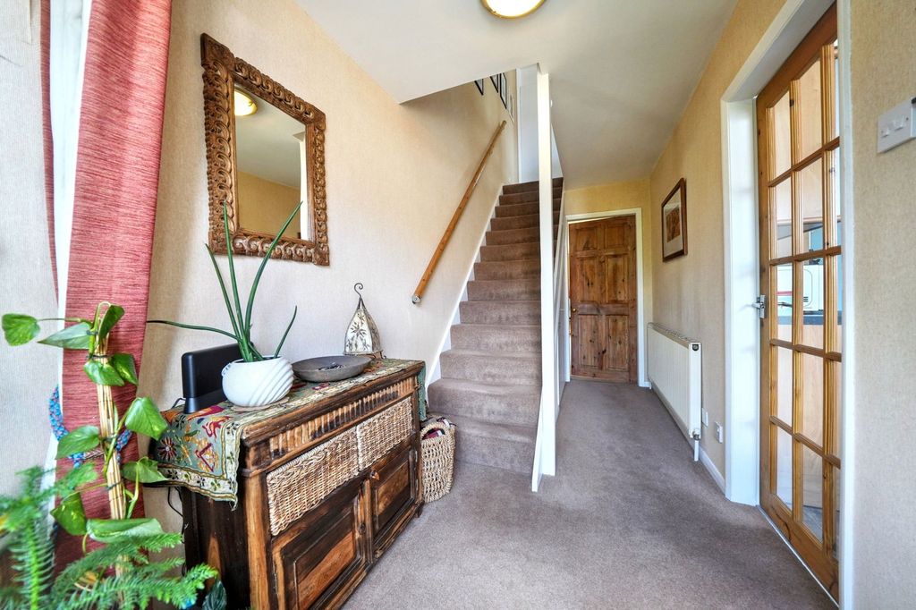 Property photo 3 of 21