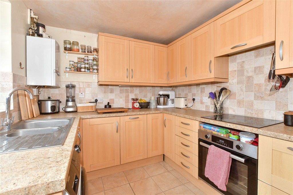 Property photo 2 of 10 Kitchen