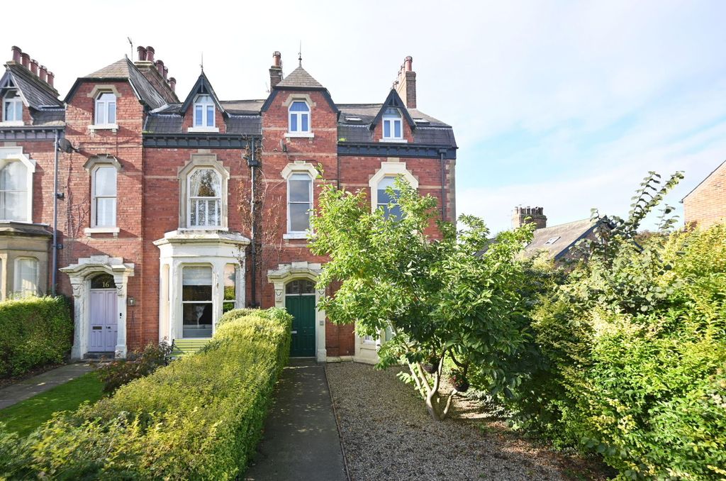 Property photo 1 of 22