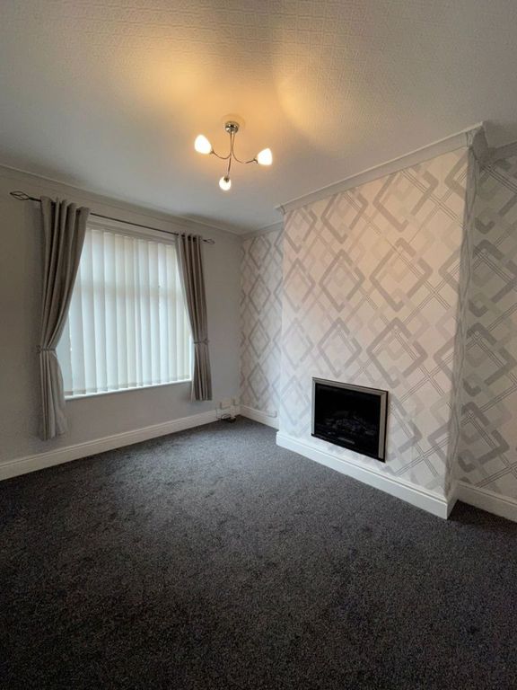 Property photo 2 of 28