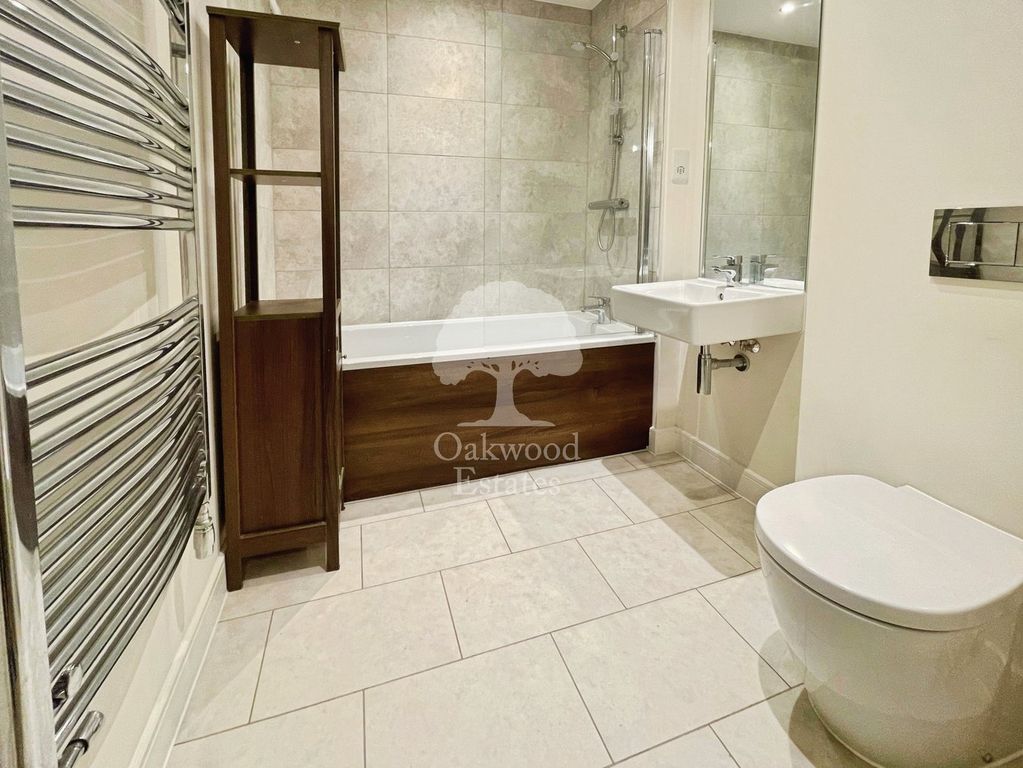 Property photo 3 of 11 Family Bathroom