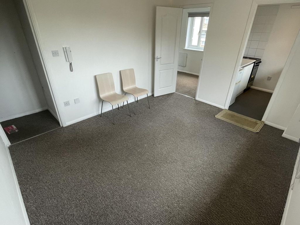 Property photo 2 of 9 Living Room