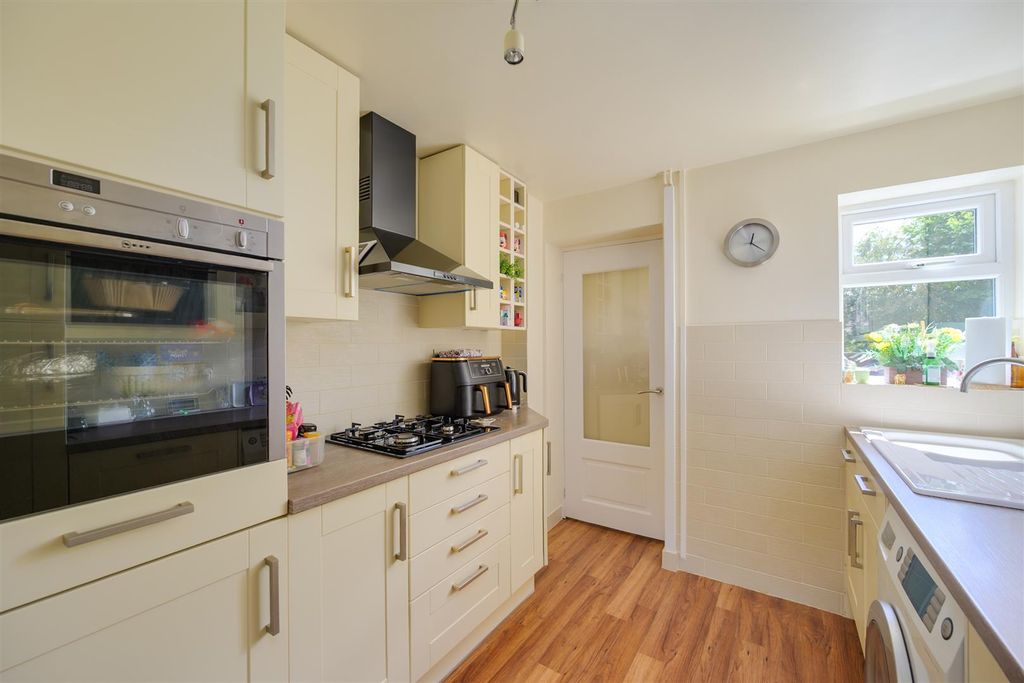 Property photo 3 of 15 Kitchen