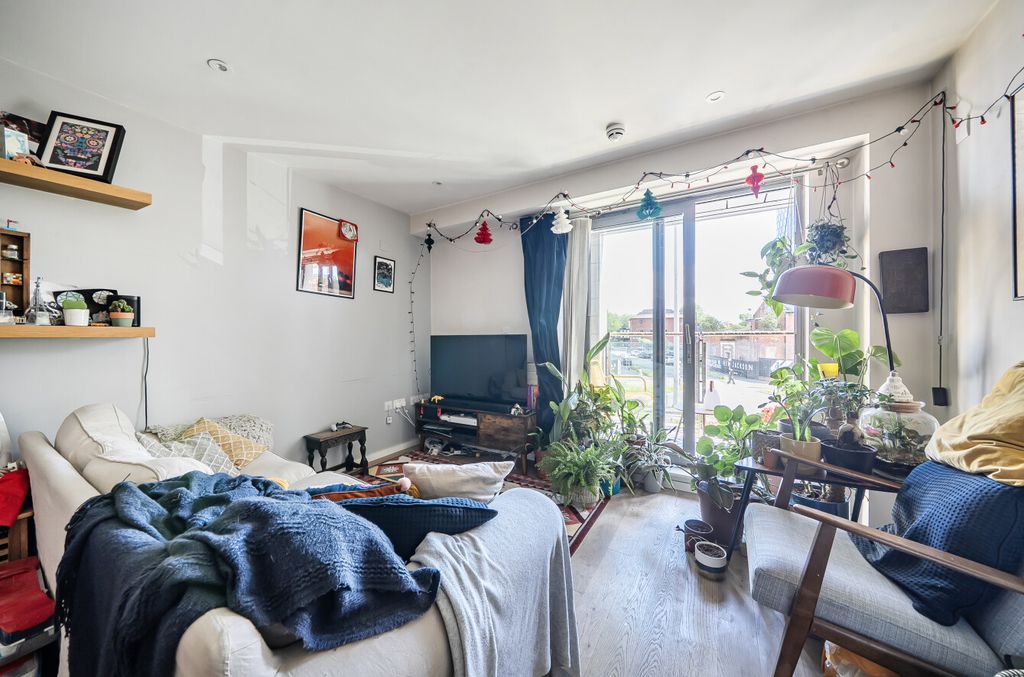 Property photo 2 of 21 1477499-18-6A2c20...