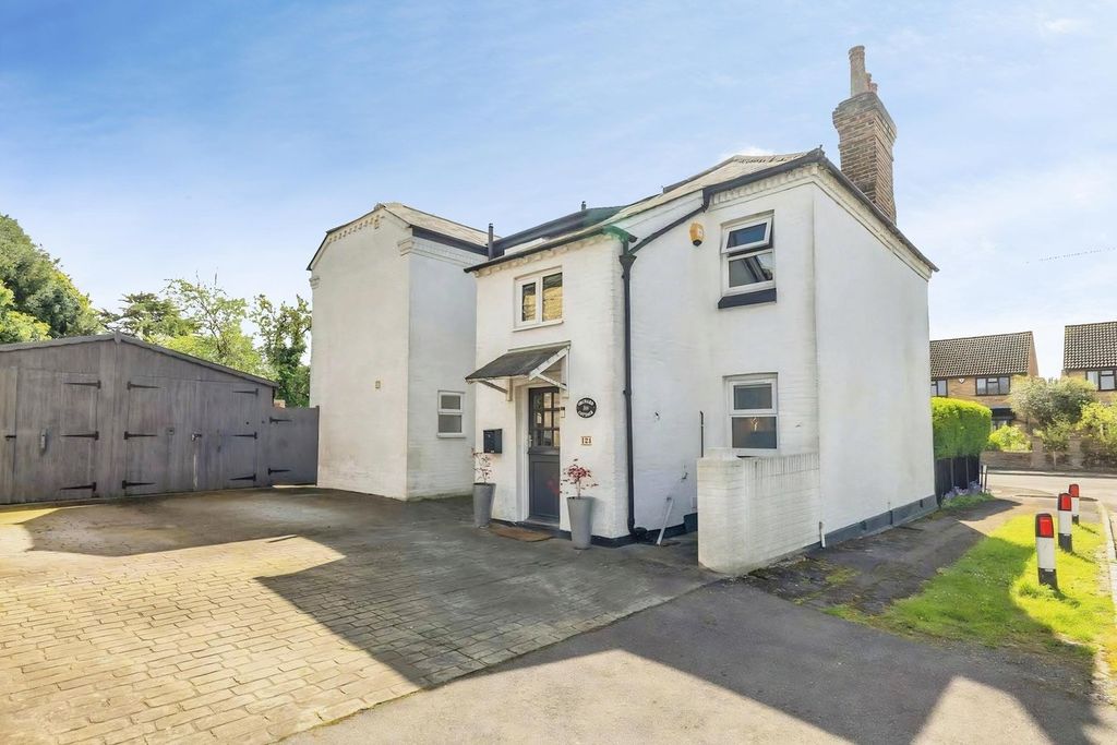Property photo 1 of 17