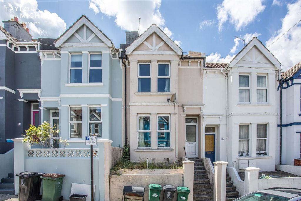 Property photo 1 of 14 External