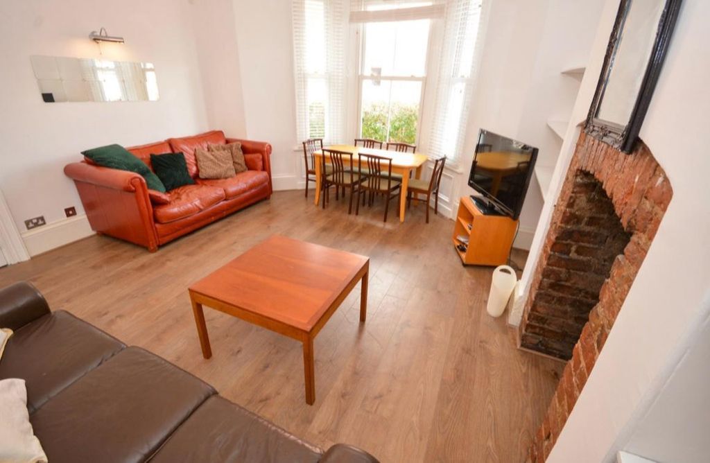 Property photo 2 of 11 Whatsapp Image 2026-03-12 At 14.43.08.Jpeg