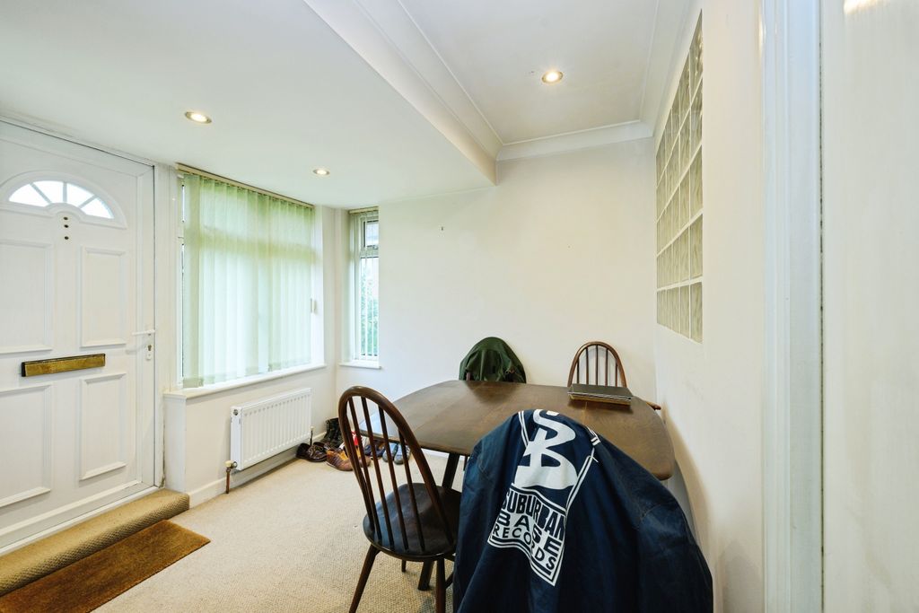 Property photo 3 of 20 Dining Area