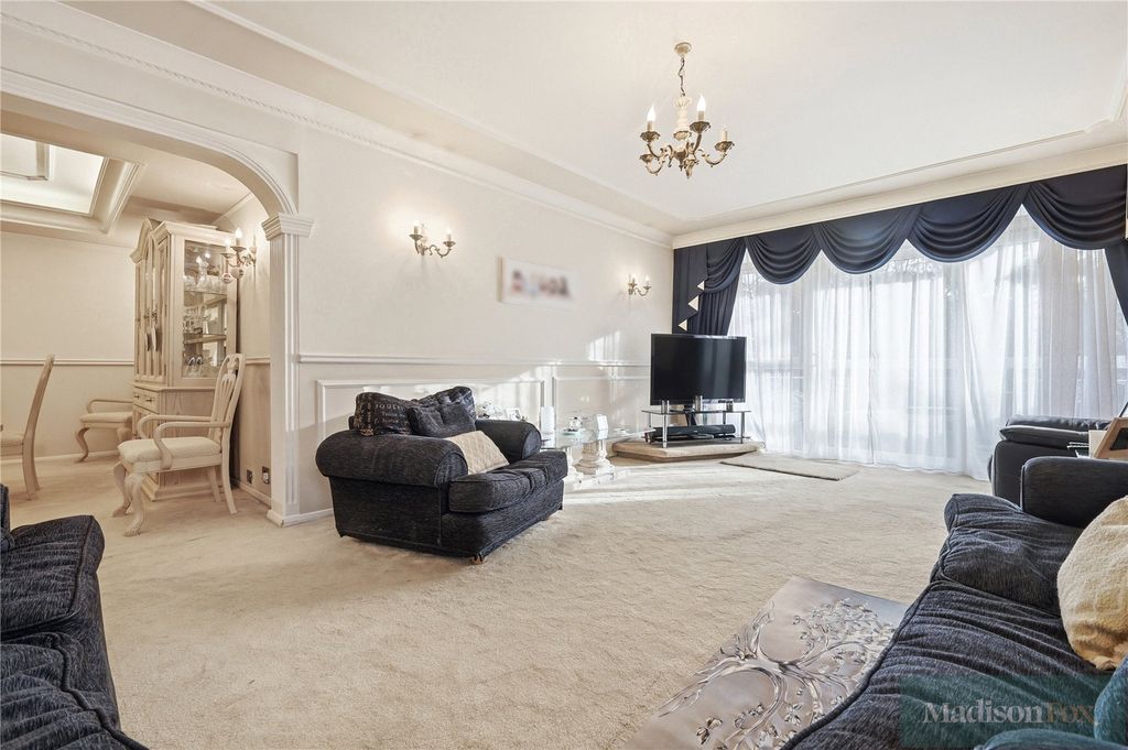 Property photo 3 of 24 Picture No. 23