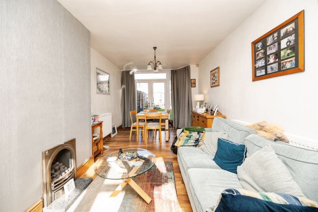 Property photo 2 of 16
