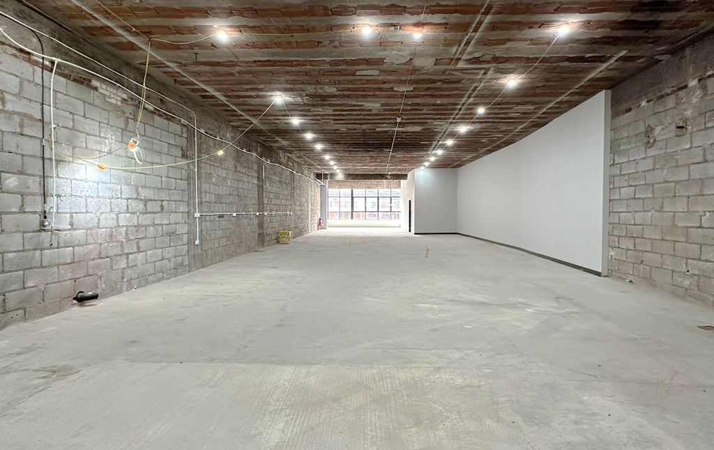 Property photo 2 of 6 Retailunitforrent_Altrincham_0000S_0002_Layer144.Png