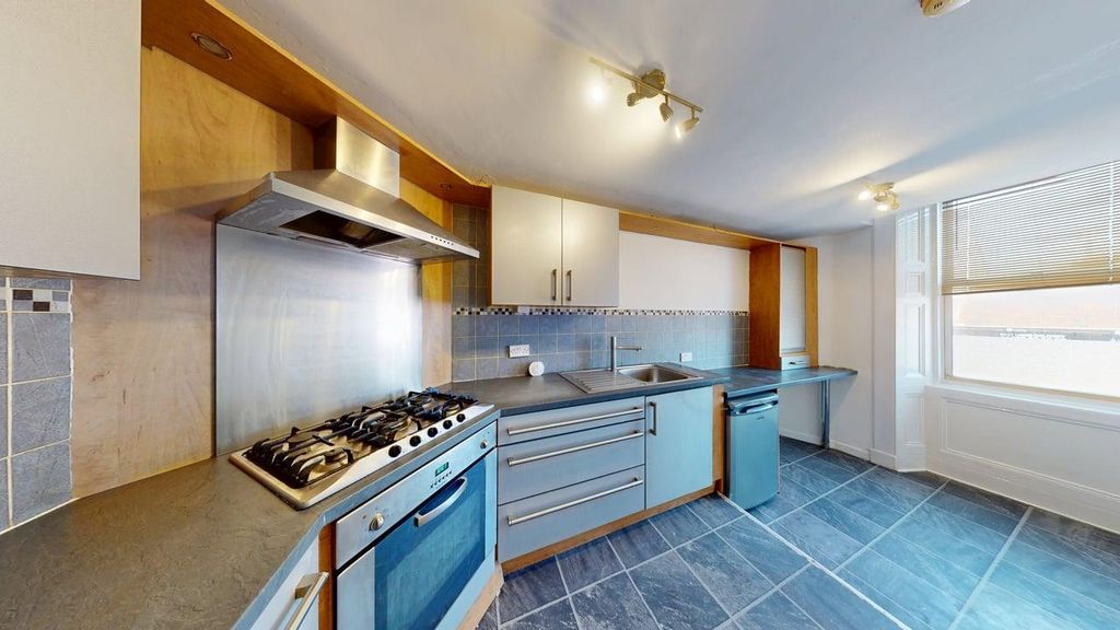 Property photo 2 of 14 18-Stewarton-Street-04102025_161347.Jpg