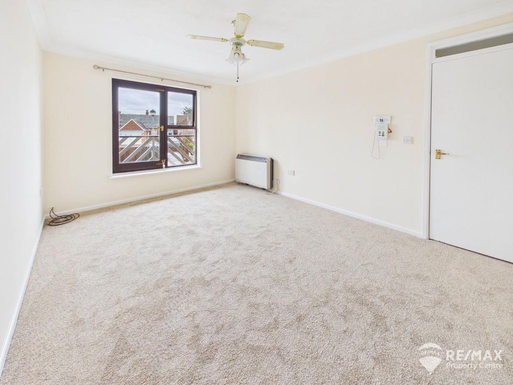 Property photo 3 of 13 Living Room (2).Jpg