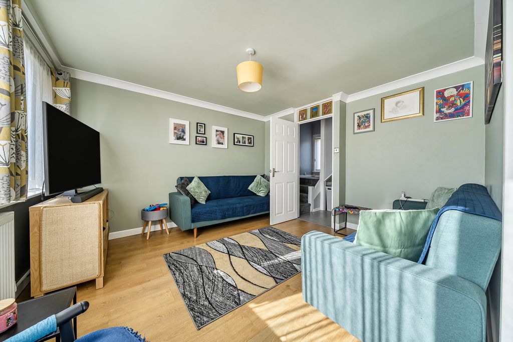 Property photo 2 of 21