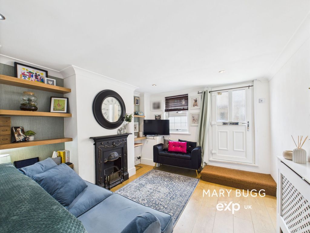 Property photo 2 of 9