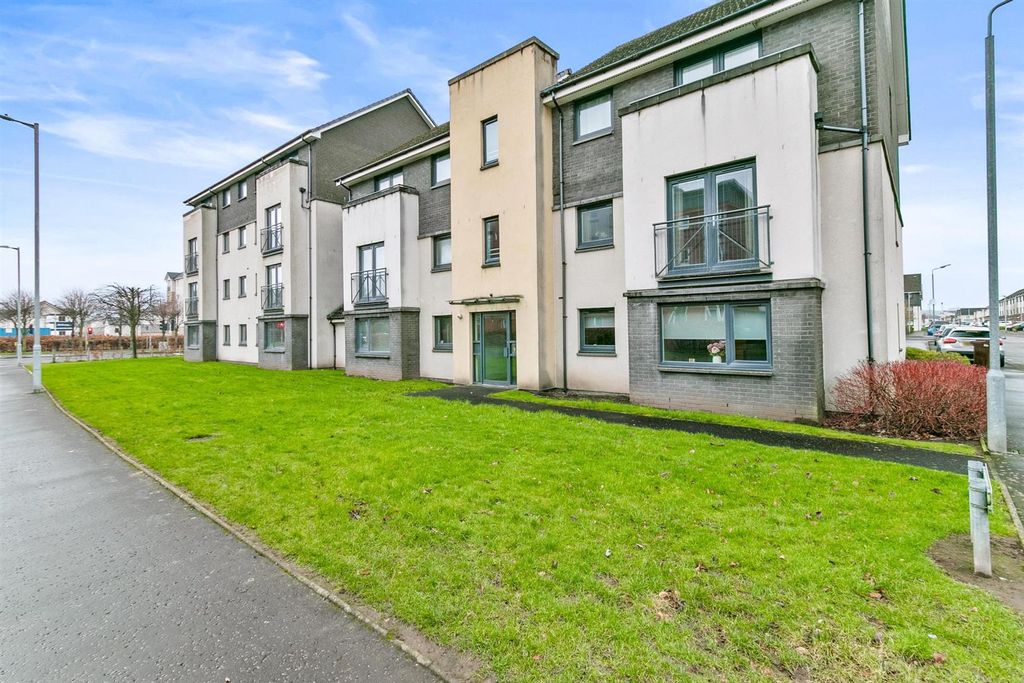 Property photo 3 of 21