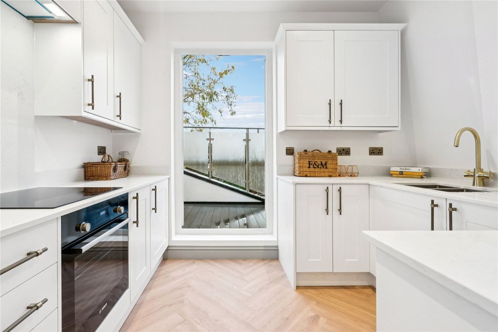 Property photo 2 of 12 Picture No. 20