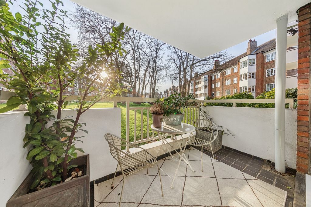 Property photo 2 of 10 4463873