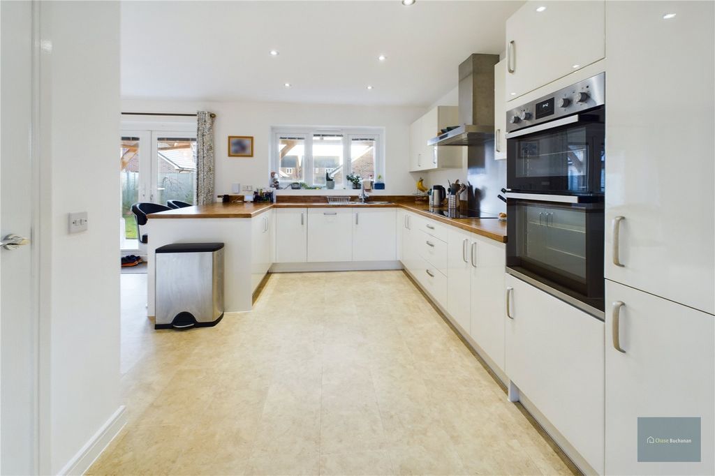Property photo 2 of 19 Picture No. 08