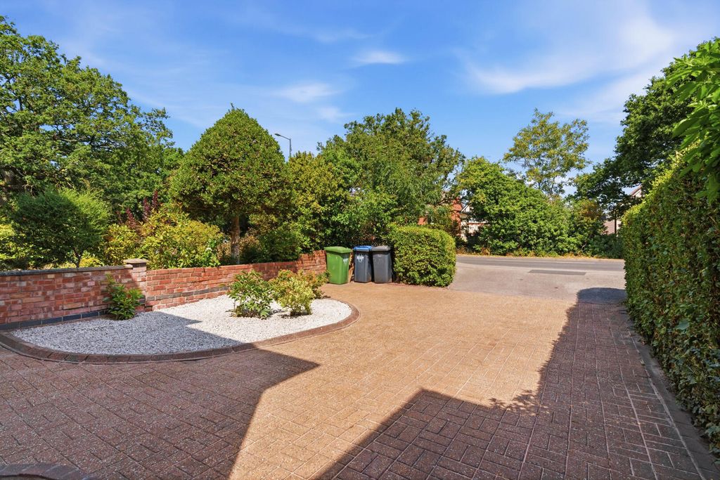 Property photo 3 of 38 Driveway
