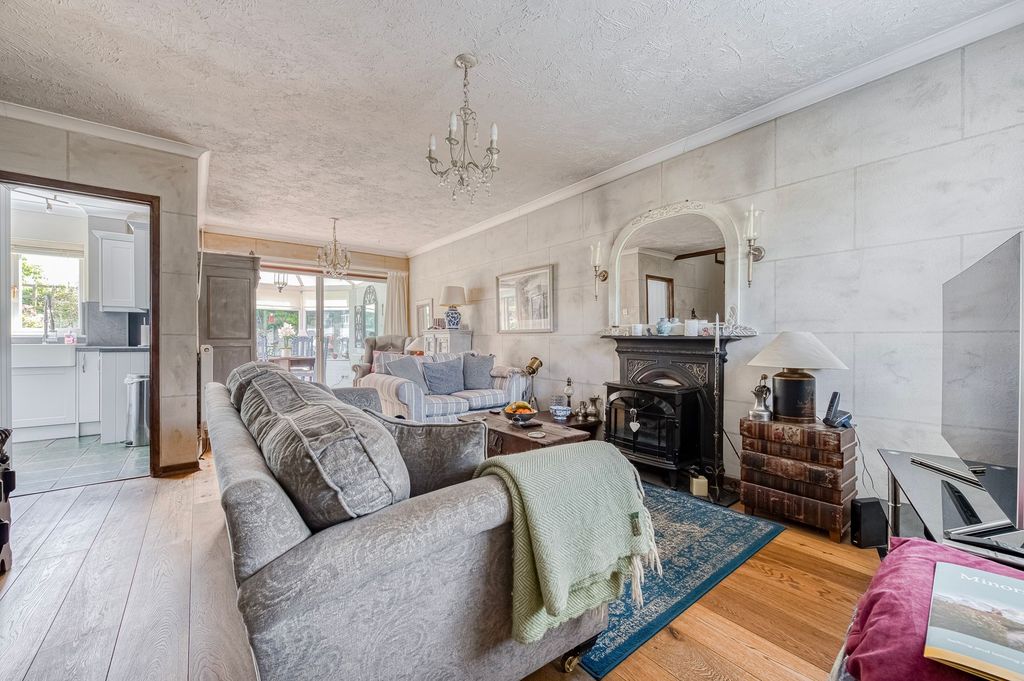 Property photo 3 of 19