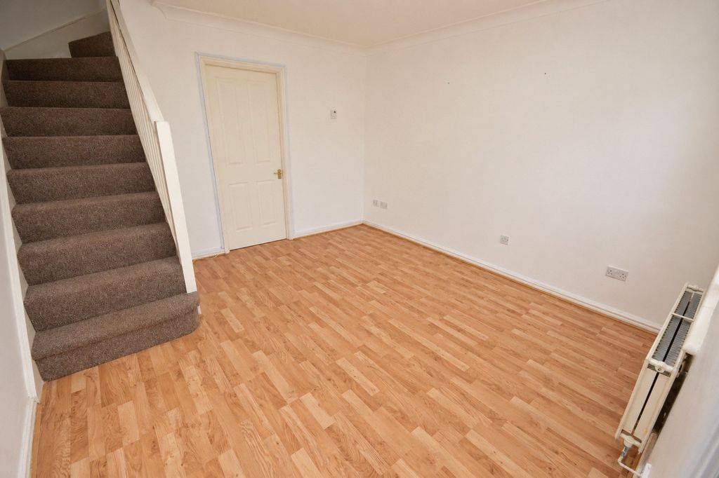 Property photo 3 of 11 Picture No. 30