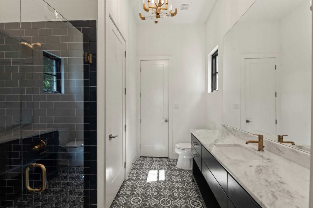 Property photo 2 of 3 <Alttext/>