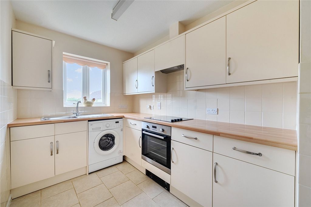 Property photo 3 of 17 Picture No. 30