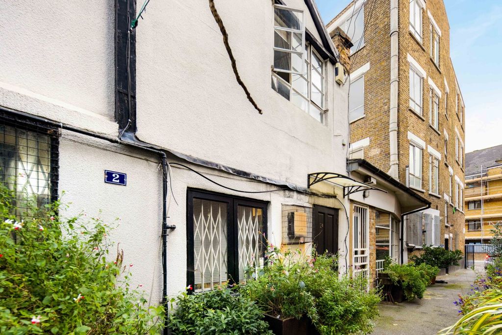 Property photo 2 of 18 Picture No. 34