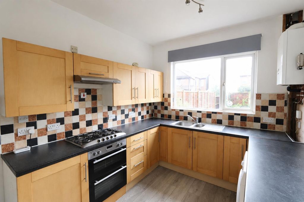 Property photo 2 of 9 Kitchen (3).Png