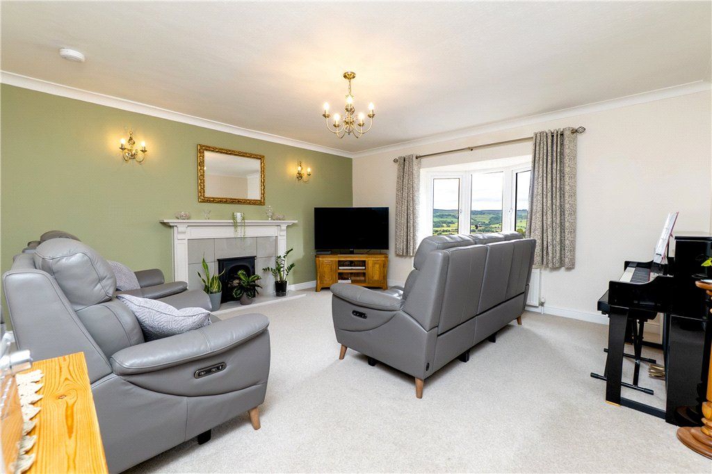 Property photo 3 of 19 Living Room