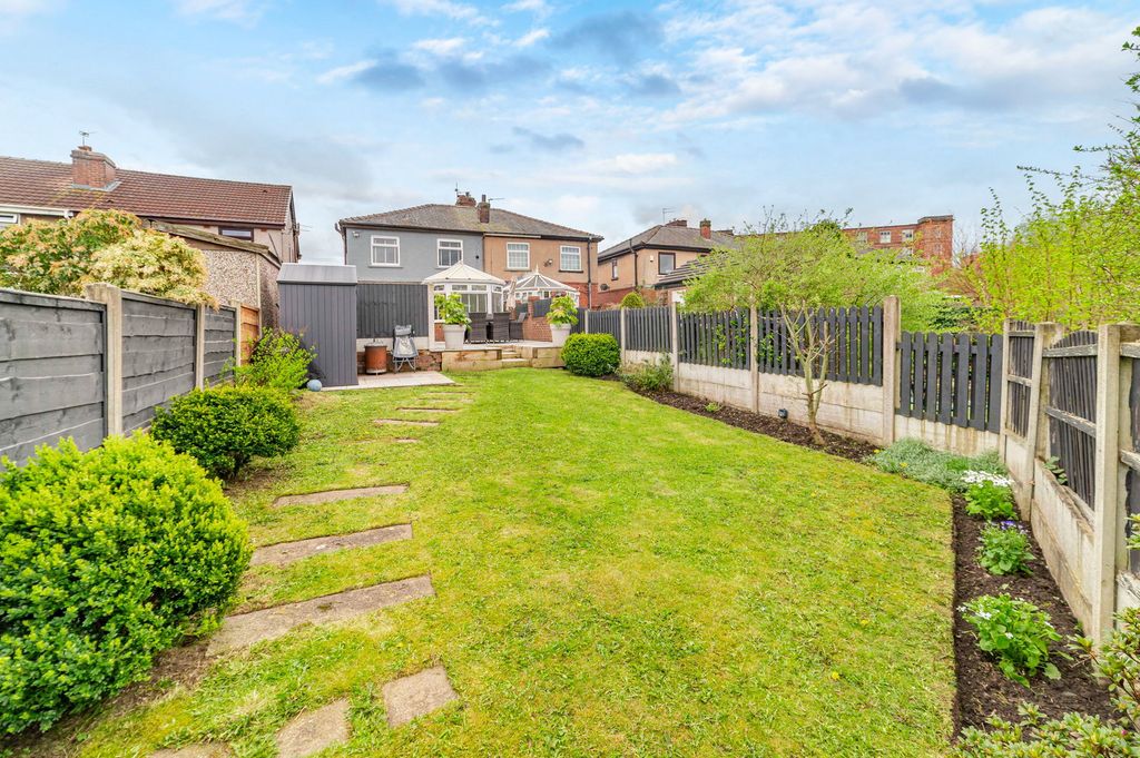 Property photo 2 of 28